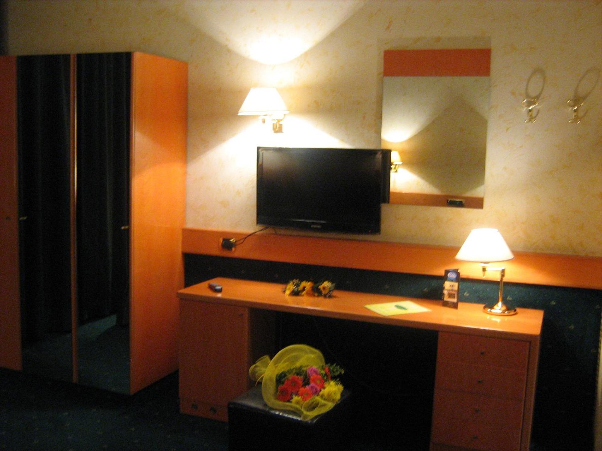 Eurohotel Piacenza Eksteriør billede