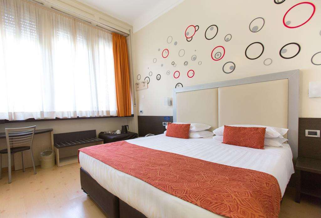 Eurohotel Piacenza Værelse billede